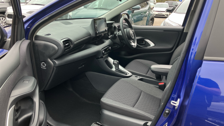 Toyota Yaris 1.5 Hybrid Design 5dr CVT Hybrid Hatchback